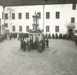 Procession på inre borggården på Kalmar slott. .