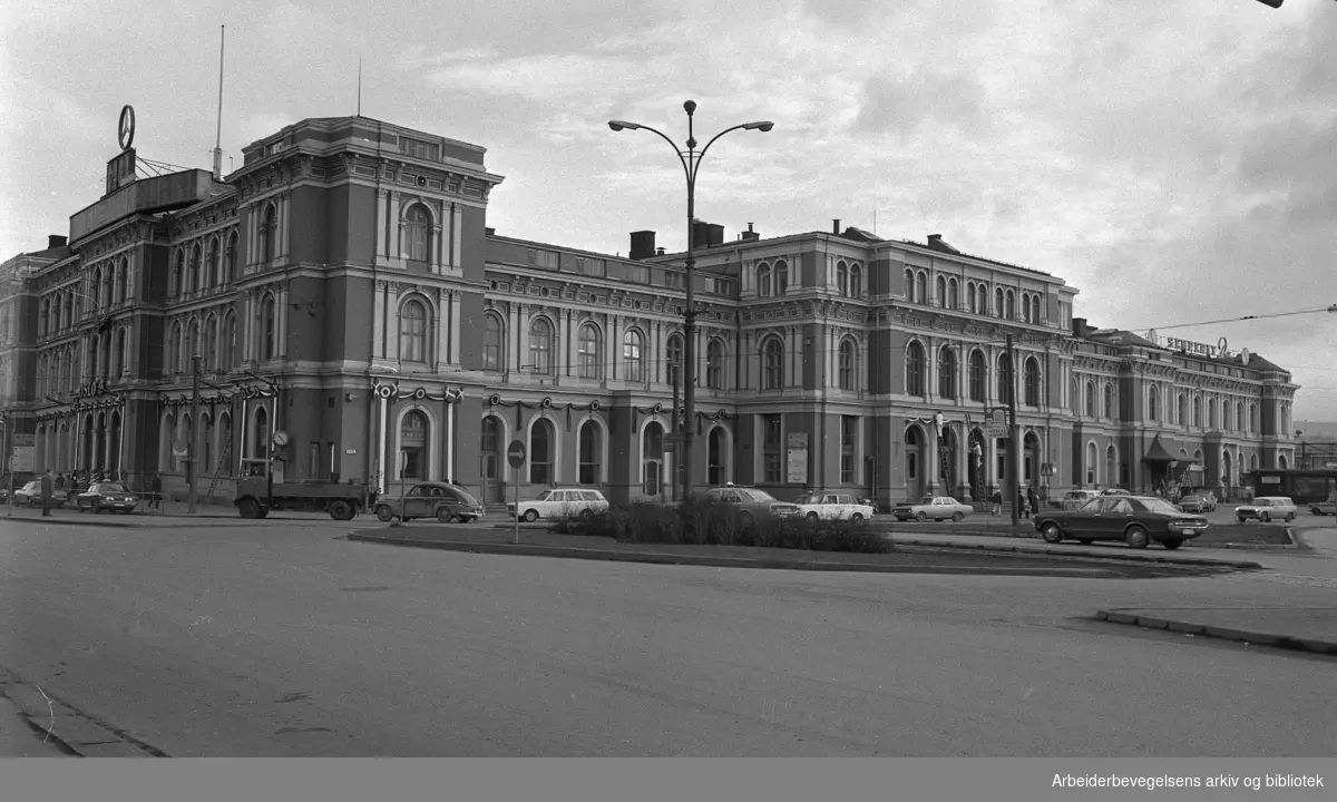 Østbanestasjonen. Jernbanetorget..Februar 1973.