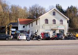 Byggnad där Carl Enelunds ICA-butik i Hällesåker tidigare lå