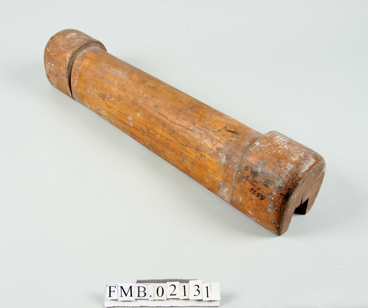 På undersiden av sulen er det 8 hull.