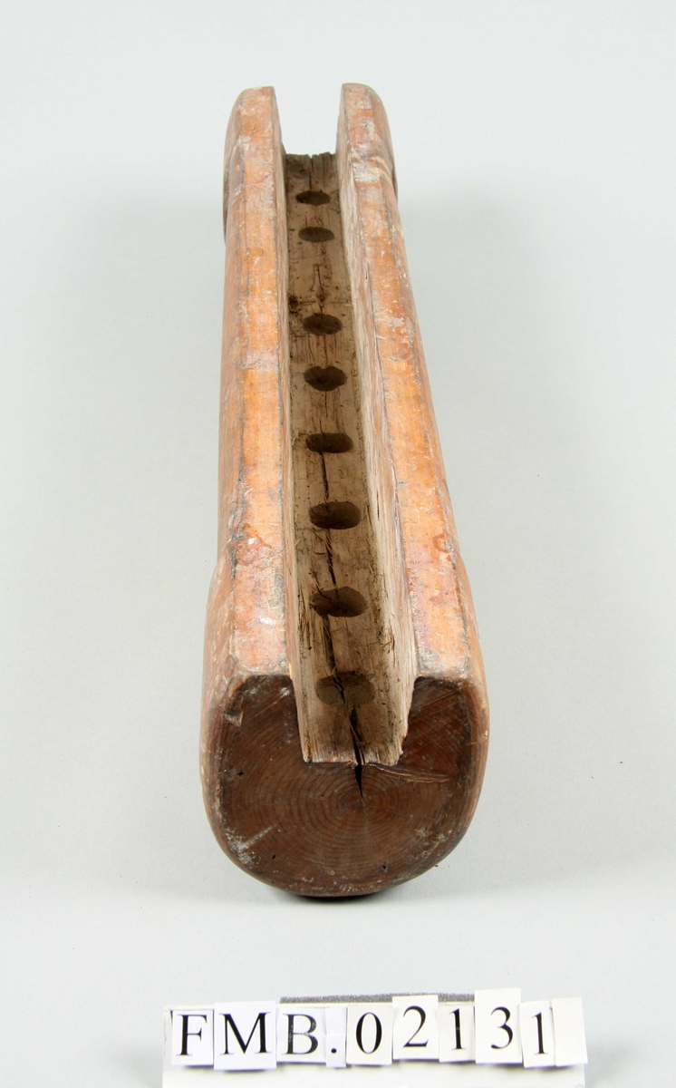 På undersiden av sulen er det 8 hull.