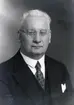 Falk John Ludvig. Född 1873 död 1956. Landshövding 1917-1938.
Född i Stockholm 2/10 1873.
Ordförande i Kalmar läns fornminnesförening sedan 1917.