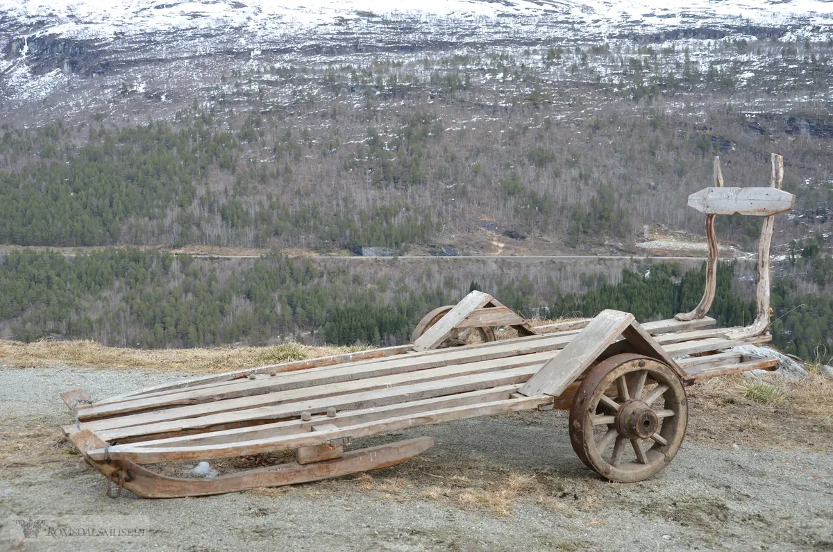 Kristian Slettali sin hjulslede på tunet i Slettalia. .(Se Bjørn Austigard "Boka om Kabbin" 2016).