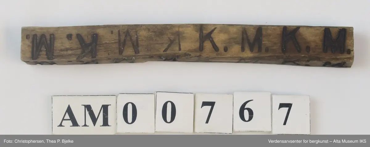 Smal trekloss med kvadratisk snitt