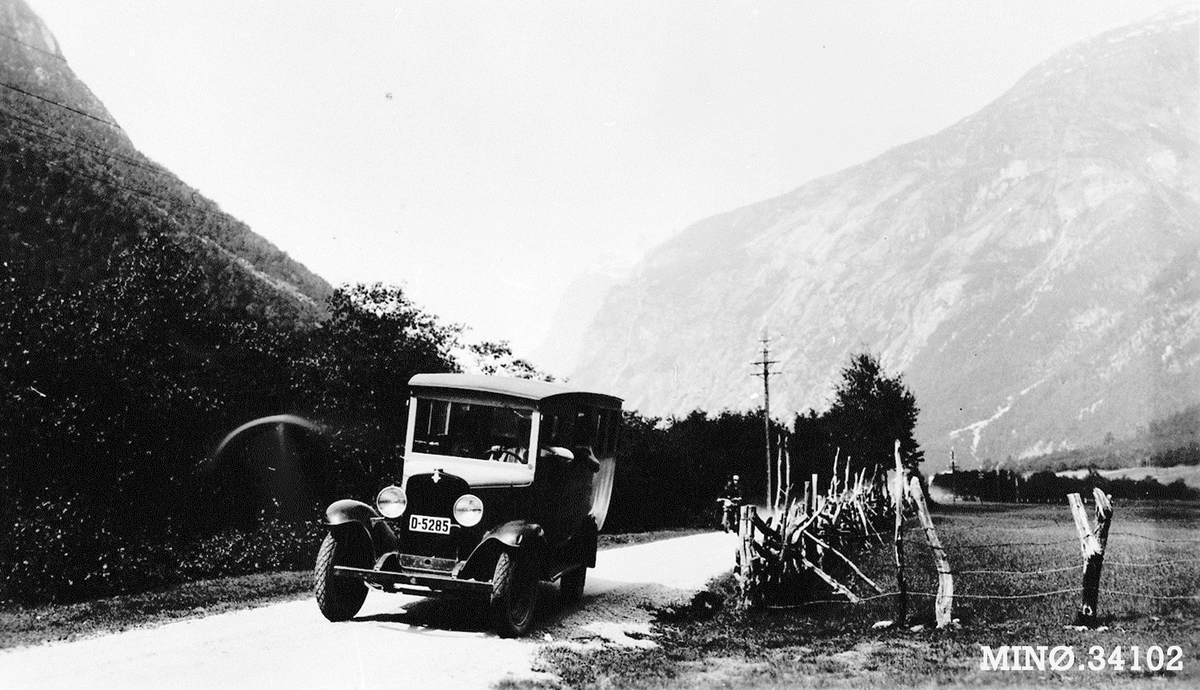 På busstur til Romsdalen 1934