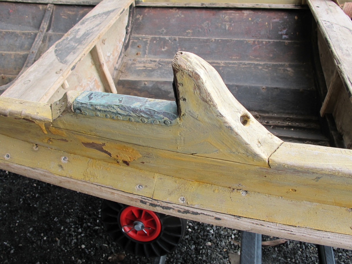 En klinkbygd trebåt 17 fot