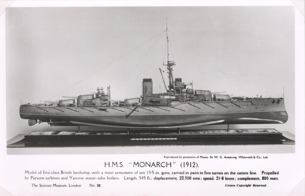 Modell av krigsskeppet HMS Monarch.