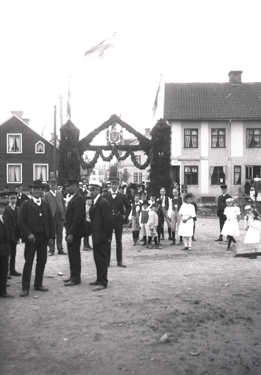 Nybro, äreport vid kungabesök 1910.