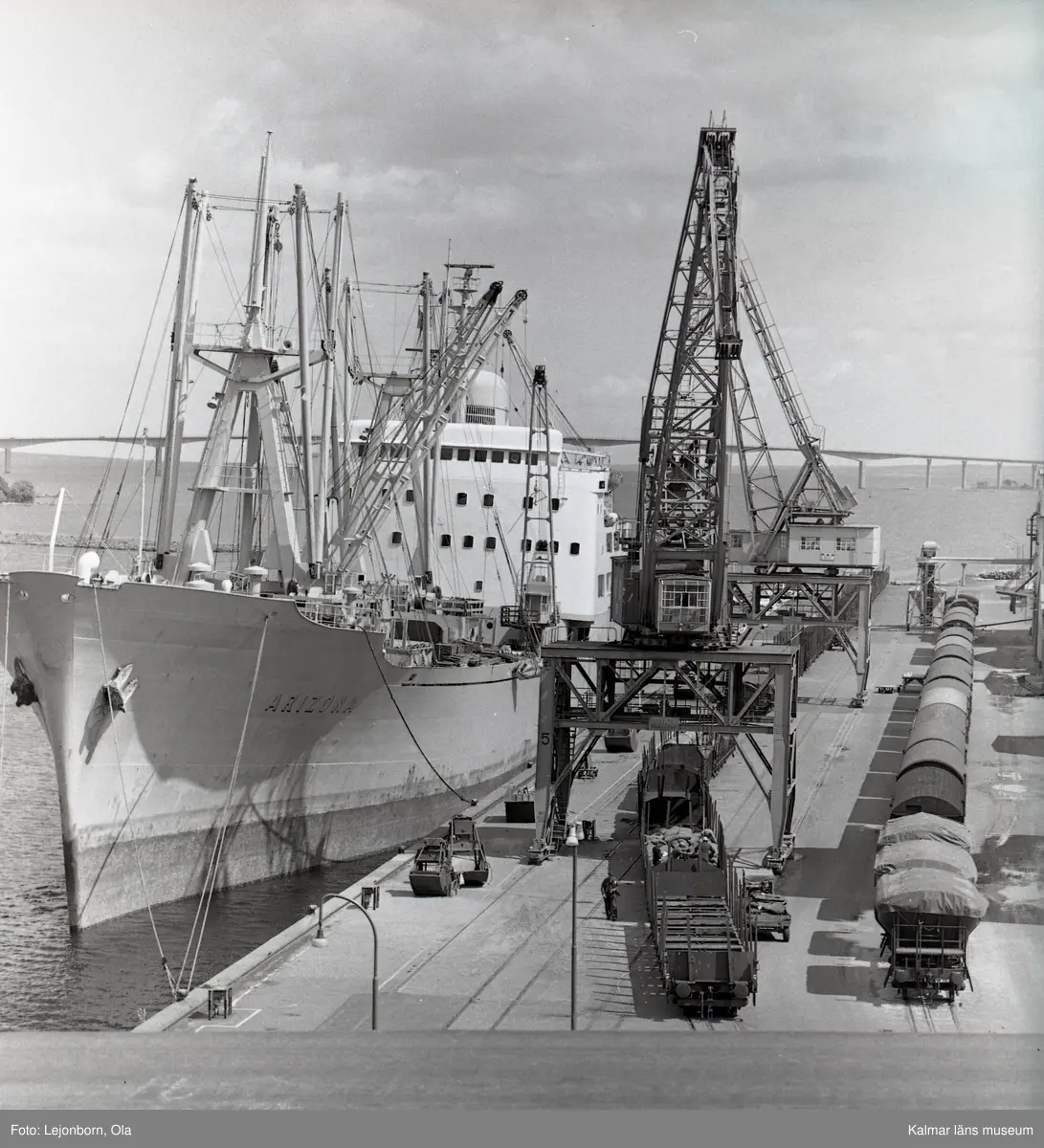 M/S Arizona vid kaj i Kalmar hamn. Hon levererades 1961-11-30 till rederi AB Transatlantic, Göteborg och såldes 1972-07-15.