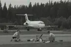 Fokker F28 på Skuteryds ( Emmaboda ) flygplats istället för i Ronneby, landar i Kalmar för att tanka på väg till Arlanda.