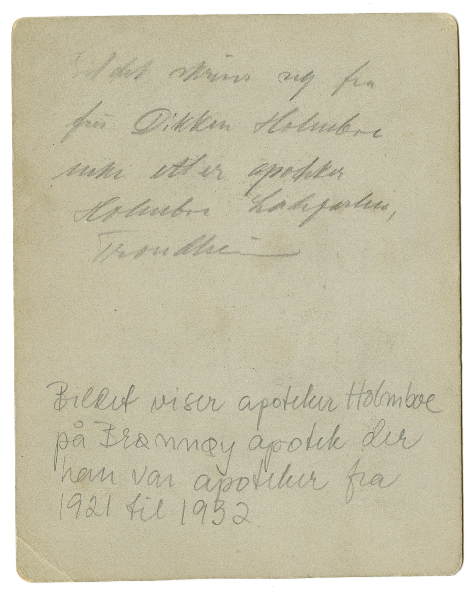 Interiør fra Brønnøy apotek 1921-1932