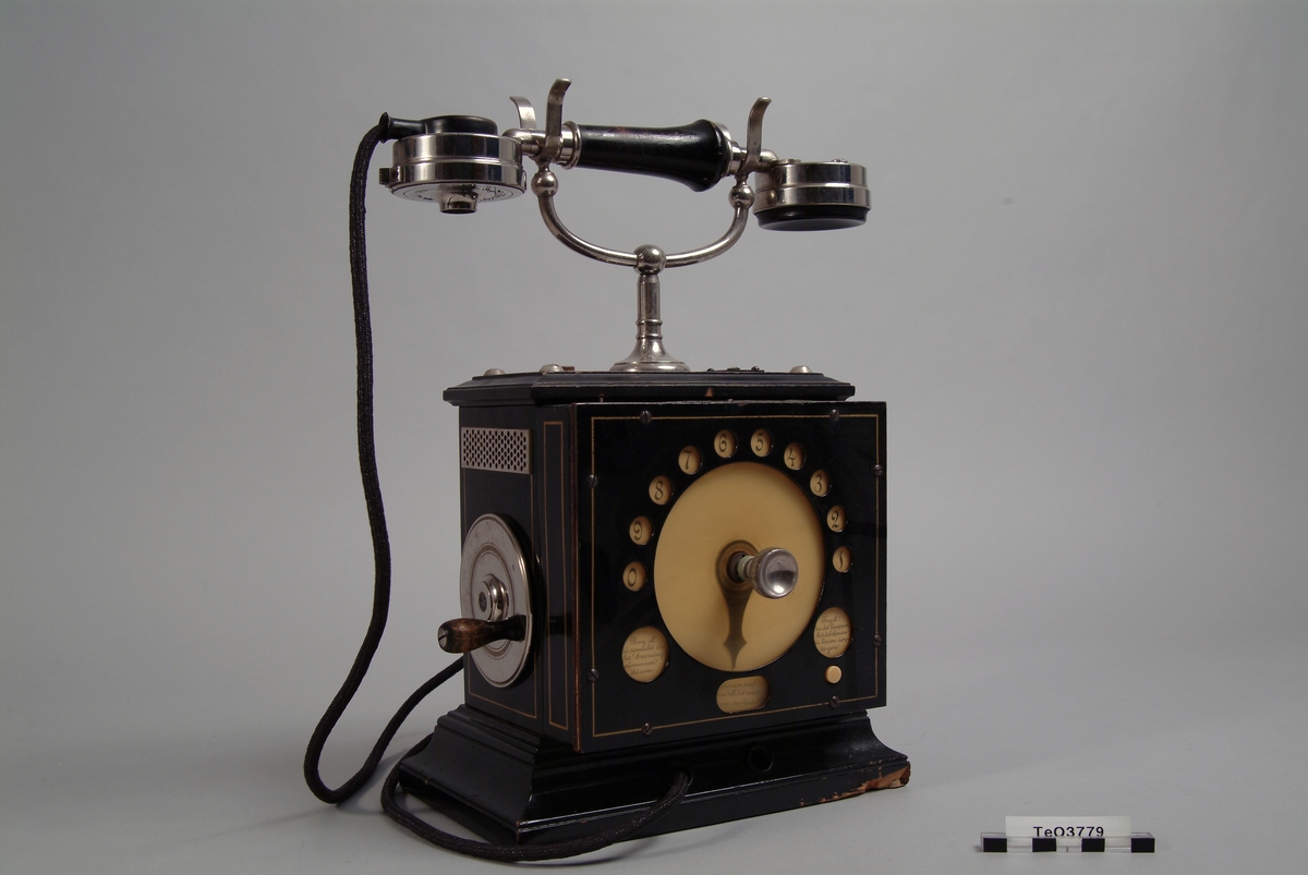 Telefonapparat, bordsmodell. Beställningsapparat för Betulanders automatiska system.