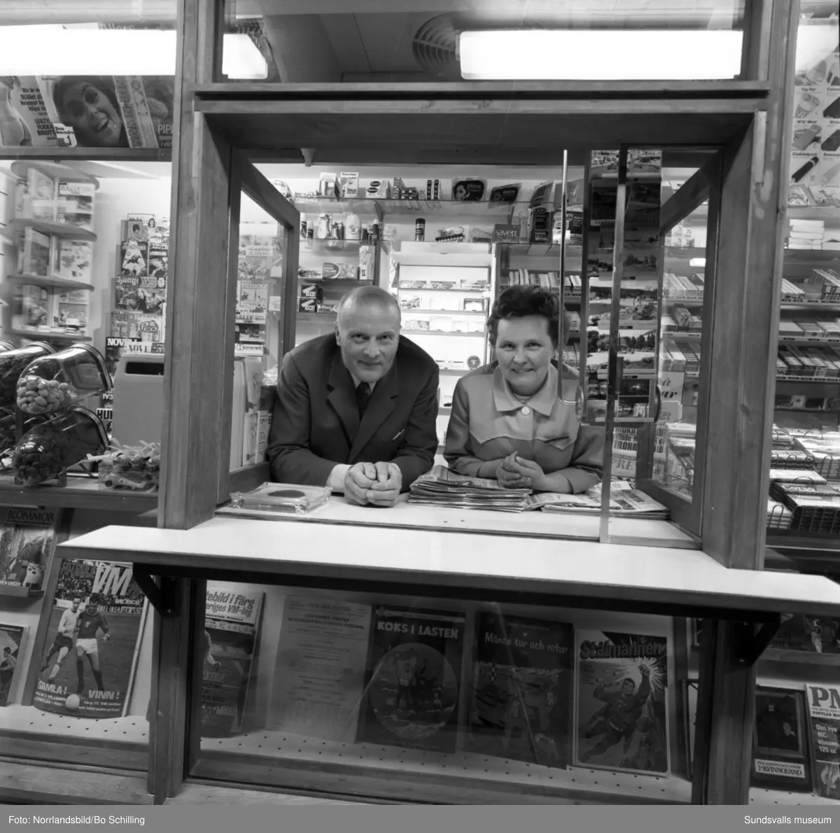 Janssons kiosk i Haga. Exteriör- och interiörbilder.