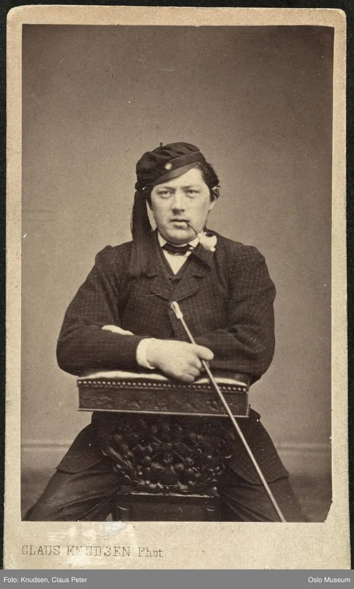 portrett, mann, student, sittende halvfigur, studentlue