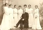 Sittandes: Pastor Davidsson.
Stående från vänster; Alice Södergren, Cecilia Pettersson, Lina Lindgren, Laila Bengtsson, okänd, Inga Thåberg, okänd, Andersson.