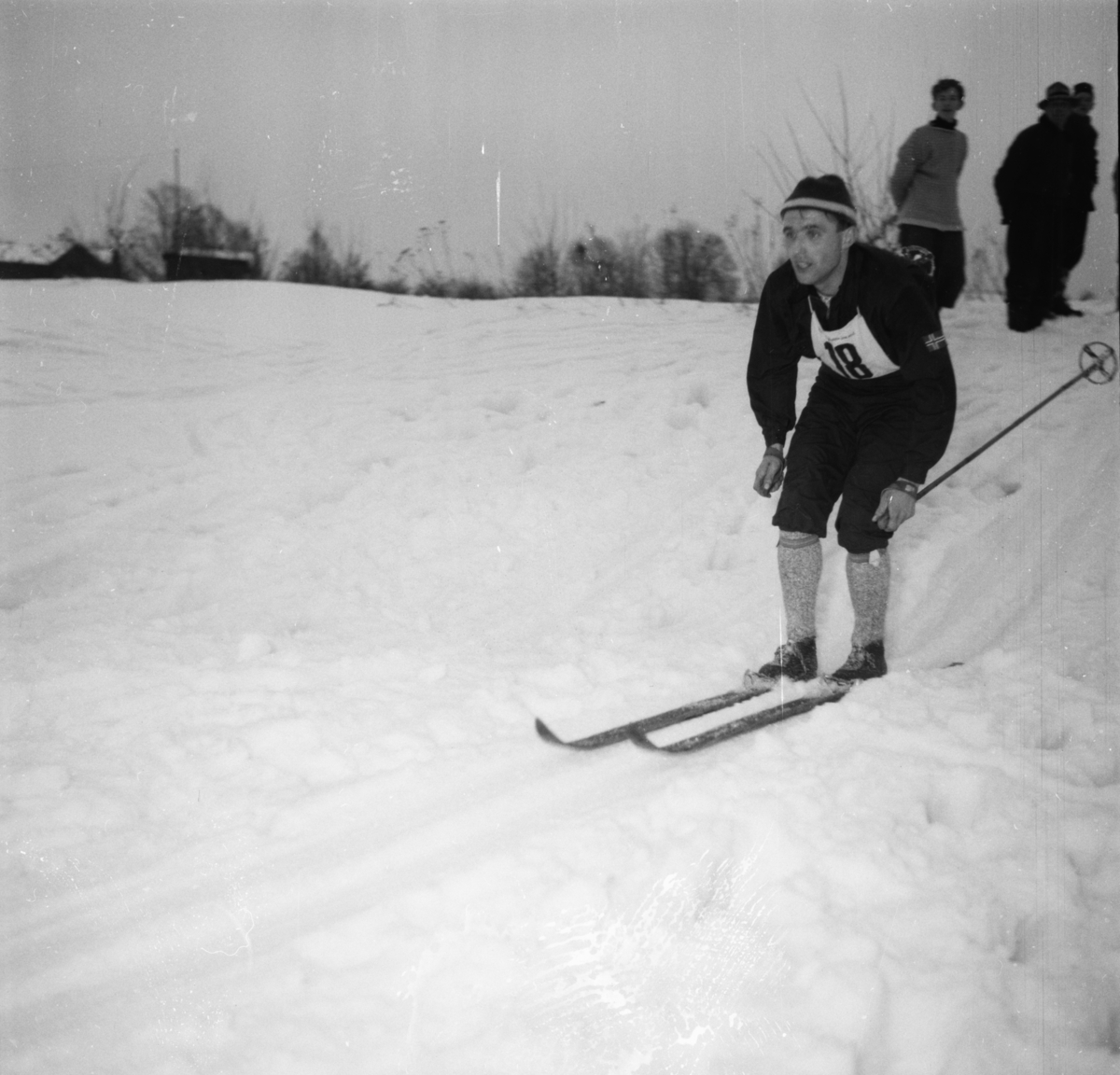 Vardens arkiv. "15 km langrenn v/Skidar"  13.03.1954