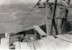 Taubane og utsikt ned til Sunndalsøra og dalen oppover. Ser 