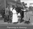 Insprutning av lavemang vid Svenska Röda Stjärnans veterinärambulans i Tammerfors, Finland 1918.