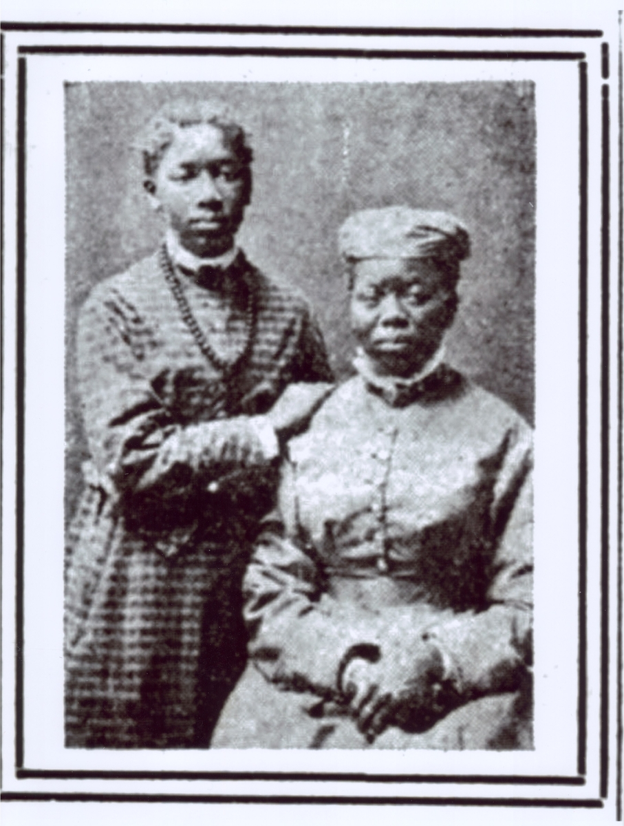 Sarah Makatemele med dottern Emmelie Boy. Sara kom till Kalmar med den forsmannska expedionen 1862. Hon stannade i Sverige och födde här dottern Emmelie (Millan). Sara tog plats hos Cecilia Fryxell medan Millan utbildades till och verkade som musiklärare. Sara dog 1903 och ligger på Södra Kyrkogården i Kalmar under en sten med texten "Kafferkvinnan Sara. Död 1903". Bredvid graven har i nutid placerats en skylt som förklarar ordet "kaffer" men att stenen, trots den idag nedsättande benämningen, behålls som tidsdokument. Millan dog 1900 och ligger även hon på Södra Kyrkogården.
Sara har givit namn åt Lina Sandell-Bergs väckelsesång om "Lilla Svarta Sara".