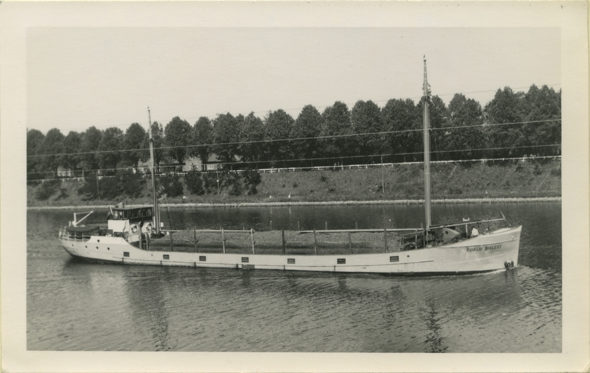 Ägare:/1937-4 /: Ewald Ehlert. Hemort: Stralsund.