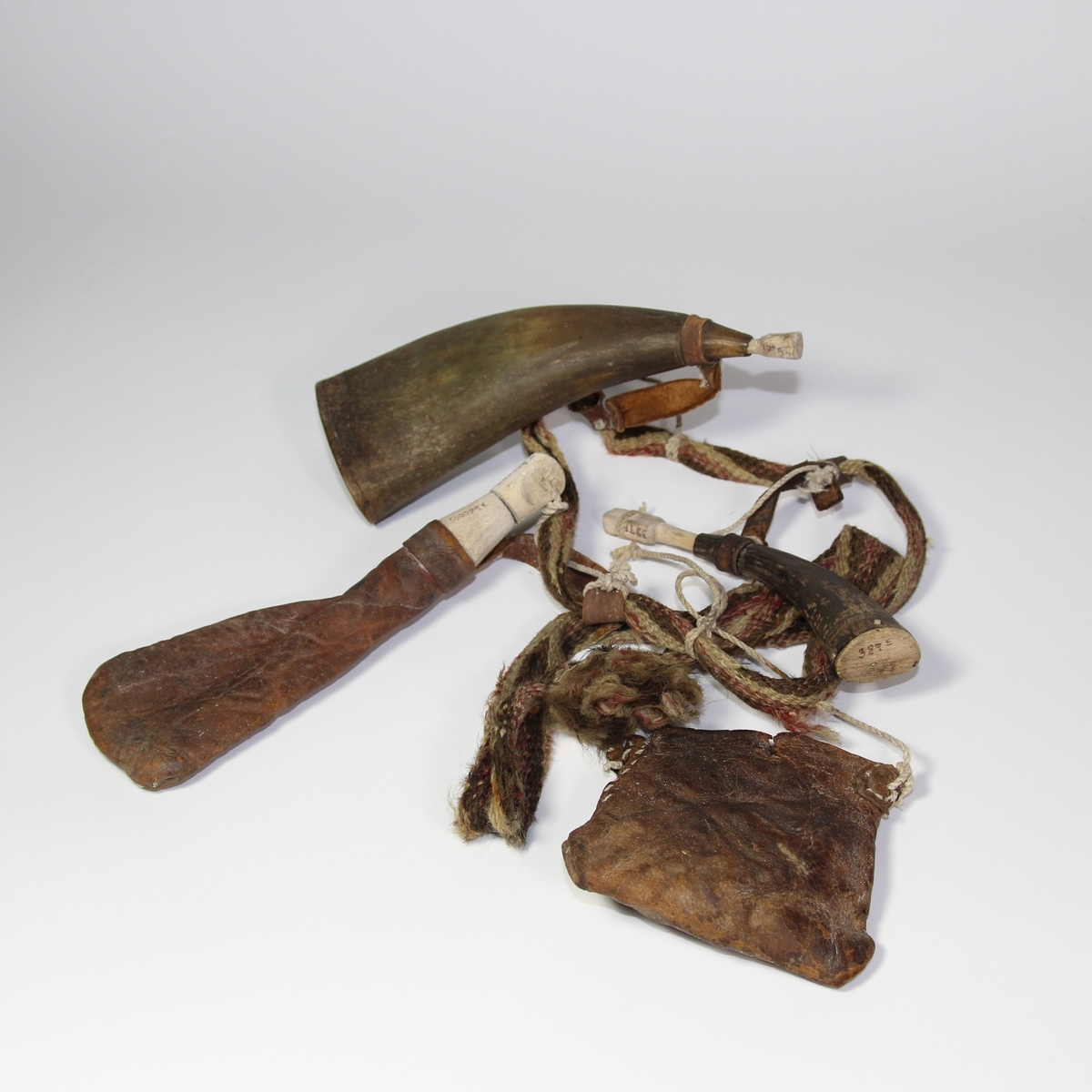 Enkel linje langs bredenden av hornet.