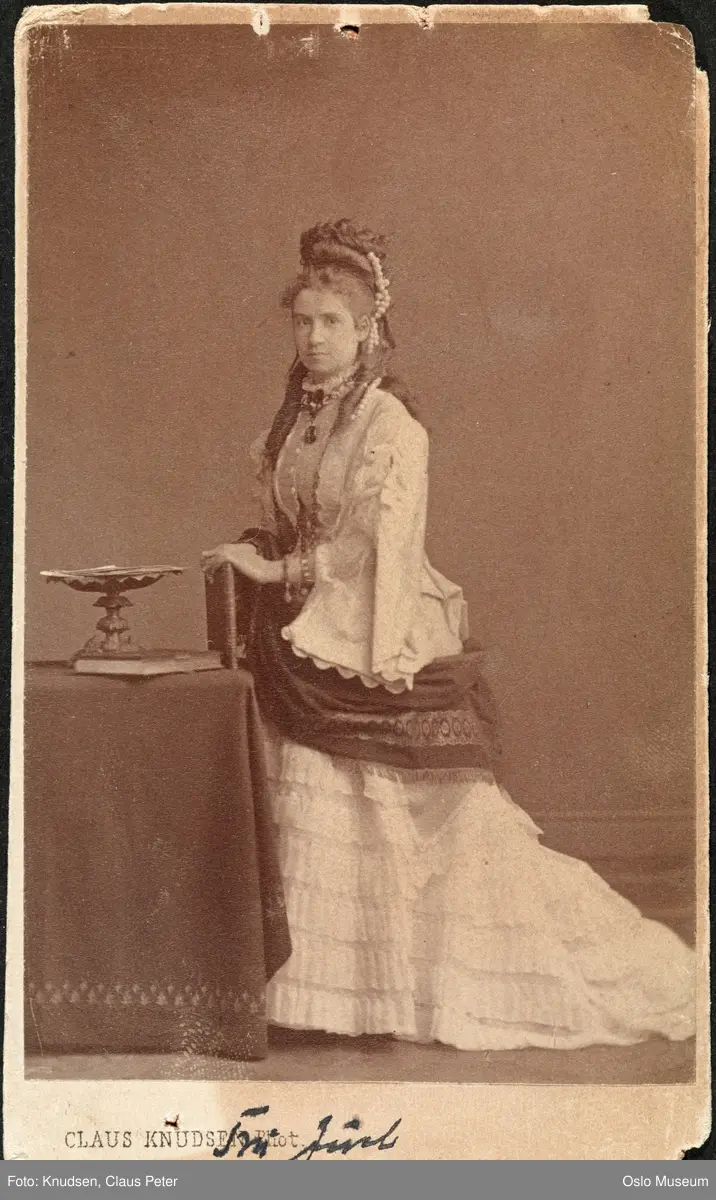 portrett, kvinne, skuespillerinne, stående helfigur
