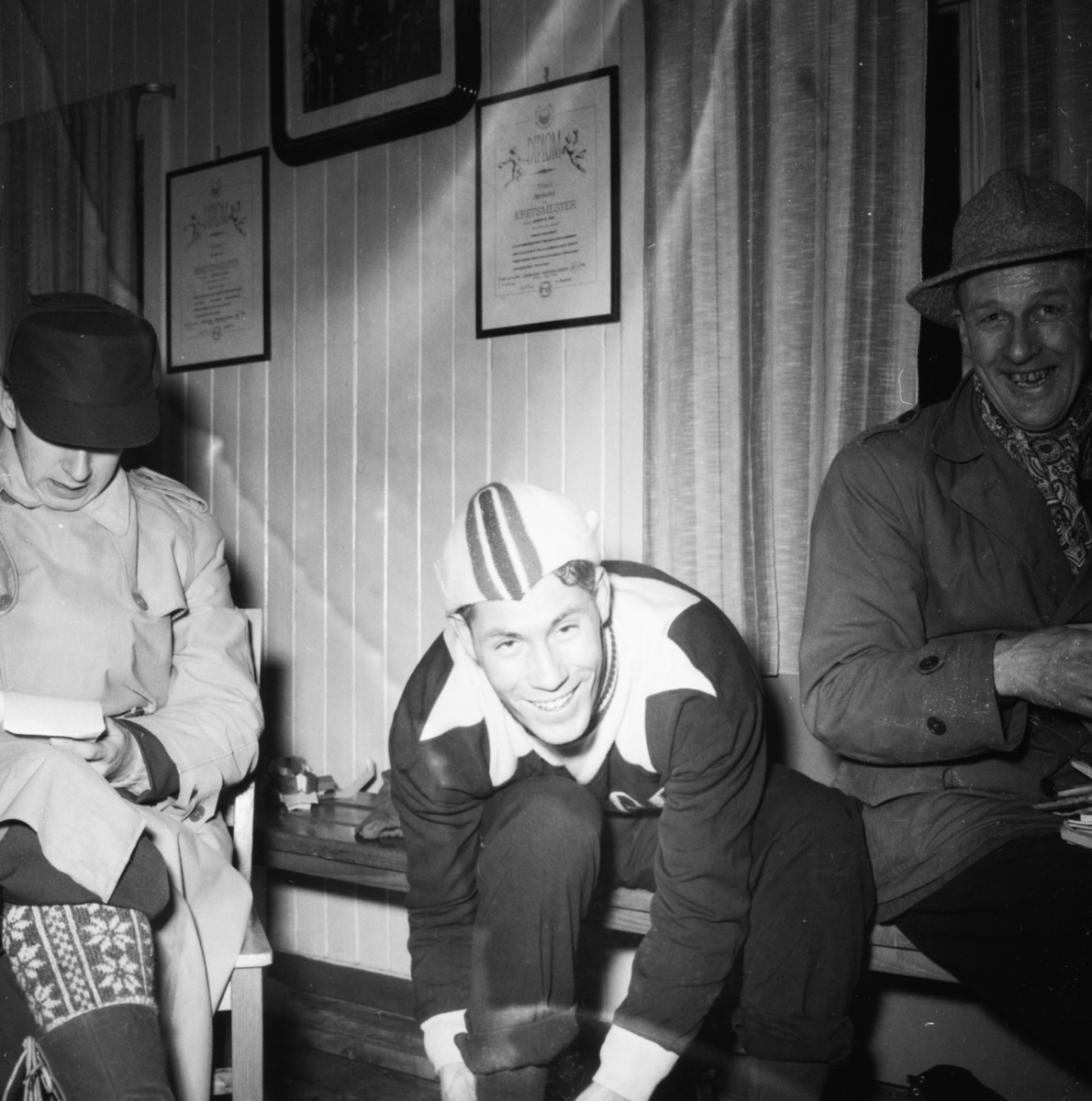 Vardens arkiv. "Skøyteløp på Herkules"  25.02.1954