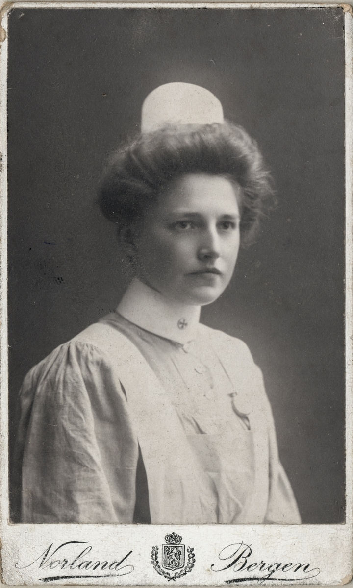 Sjukepleiar Lizzi Bruce (f. Bergersen)