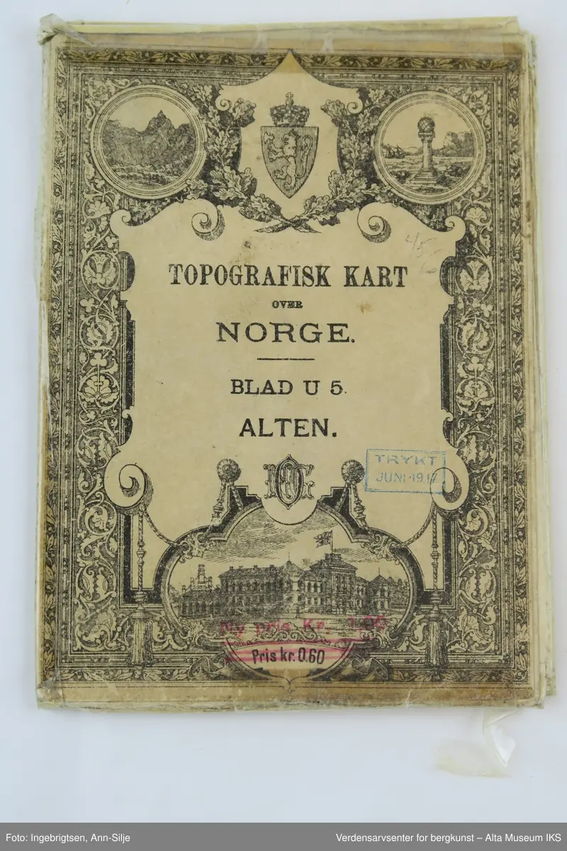 Gjenstand A: Sammenbrettet er det for- og bakside med informasjon. Utbrettet er det et kart over østre delen av Alta kommune og litt av den vestre og søndre delen av Kvalsund kommune (dagens kommunegrenser).

Gjenstand B: Sammenbrettet er det for- og bakside med informasjon. Utbrettet er det kart som viser sentral-Alta og området sørover mot Kautokeino.