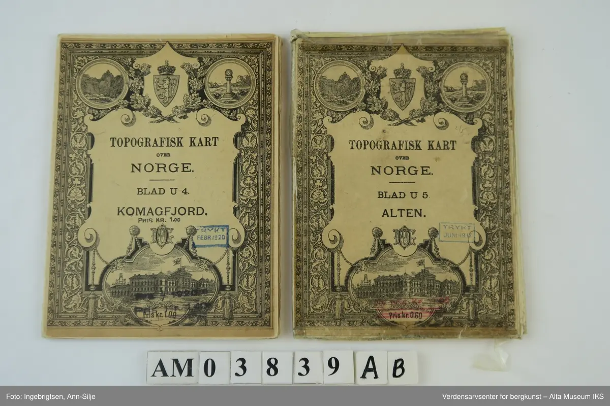 Gjenstand A: Sammenbrettet er det for- og bakside med informasjon. Utbrettet er det et kart over østre delen av Alta kommune og litt av den vestre og søndre delen av Kvalsund kommune (dagens kommunegrenser).

Gjenstand B: Sammenbrettet er det for- og bakside med informasjon. Utbrettet er det kart som viser sentral-Alta og området sørover mot Kautokeino.