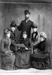 Cabinet-portrett bilde med teksten ";litt av Hans Oppigård E