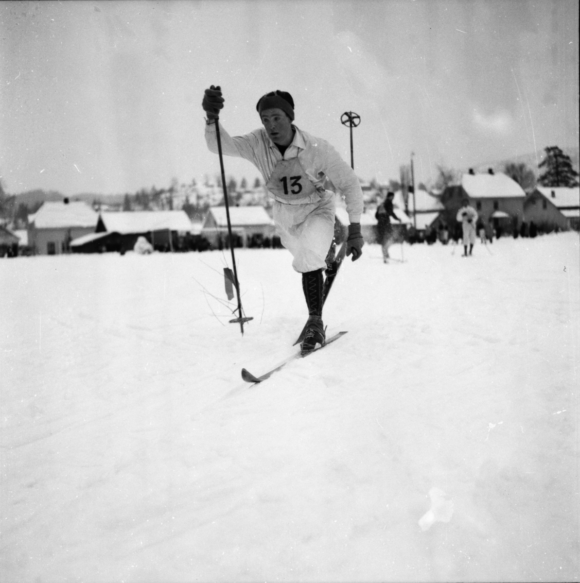 Vardens arkiv. "K.M. i Lunde. Langrenn"  23.01.1954