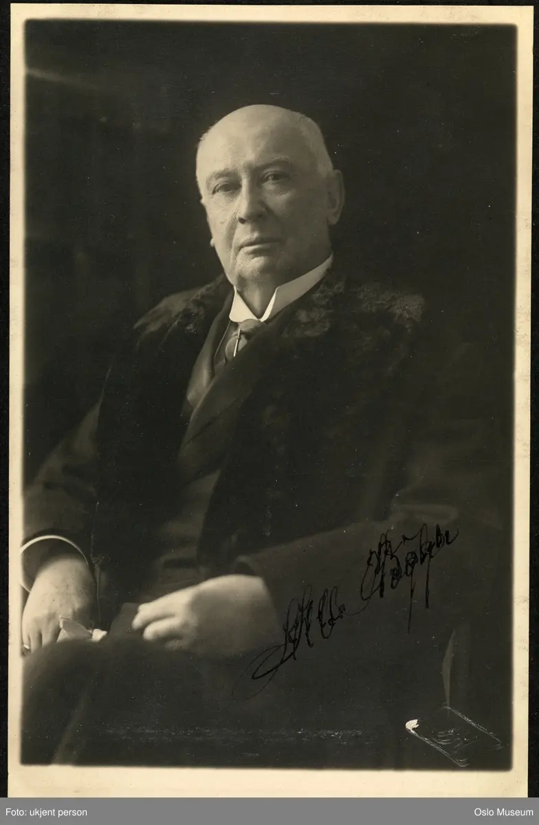 portrett, mann, skuespiller, sittende halvfigur