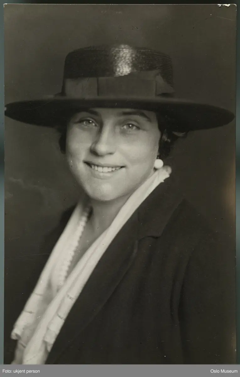 portrett, kvinne, skuespillerinne, sangerinne, brystbilde, hatt