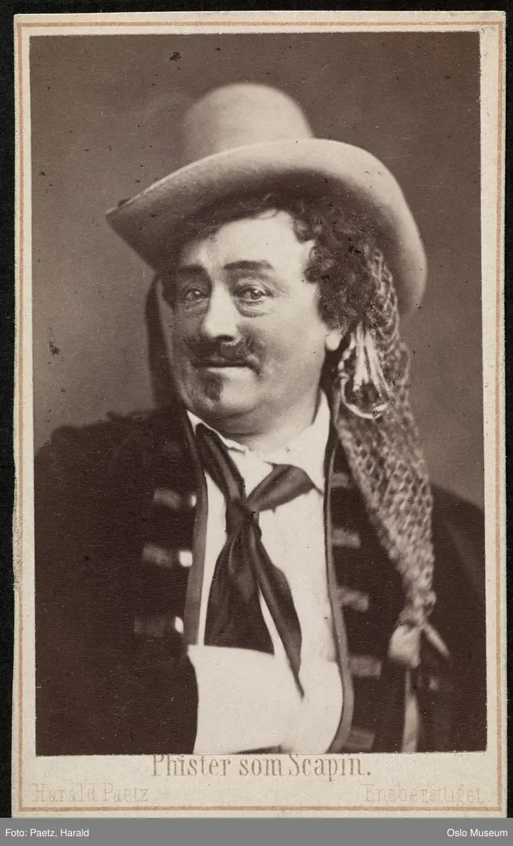 portrett, mann, skuespiller, rollebilde, Scapin i "Scapins Skalkestykker", brystbilde, kostyme