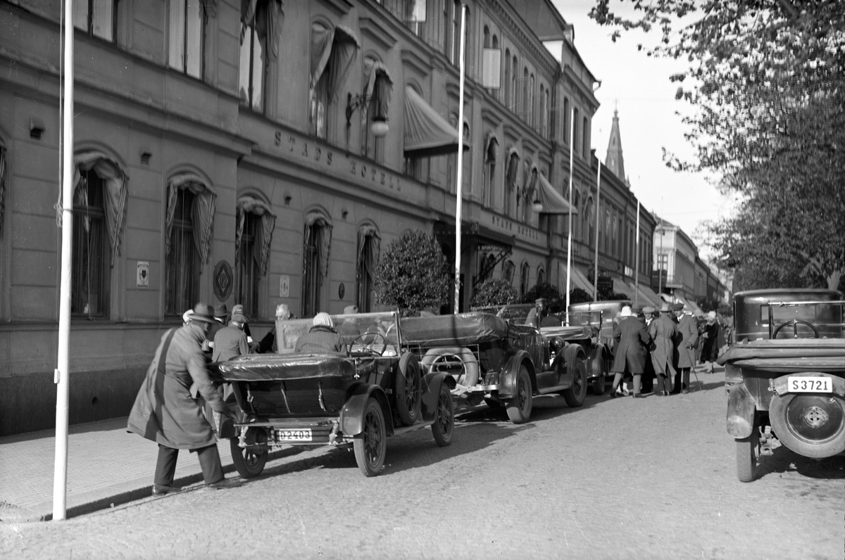 Bild tagen i samband med Karlstads Fabriks- och Hantverksförenings utställning i Stadsträdgården och Expositionshuset år 1927. Utställningen öppnades den 13 juni.