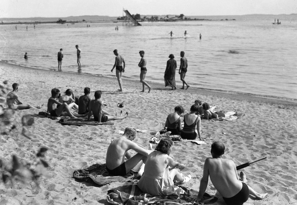 Lata dagar vid Bomstadbaden år 1935.