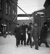 Metallarbetare på KMV går ut i strejk i februari 1945. Strejken ingick i den stora metallkonflikten som pågick till juni detta år.