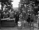 Karlstad stads barnläger vid Alsters strandbad år 1940. Den ursprungliga förlagan till  senare tids Bomstads-, Örsholms- och Sundstaläger.