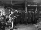 Interiör från Karlsson o Janssons snickeriverkstad ca år 1920.