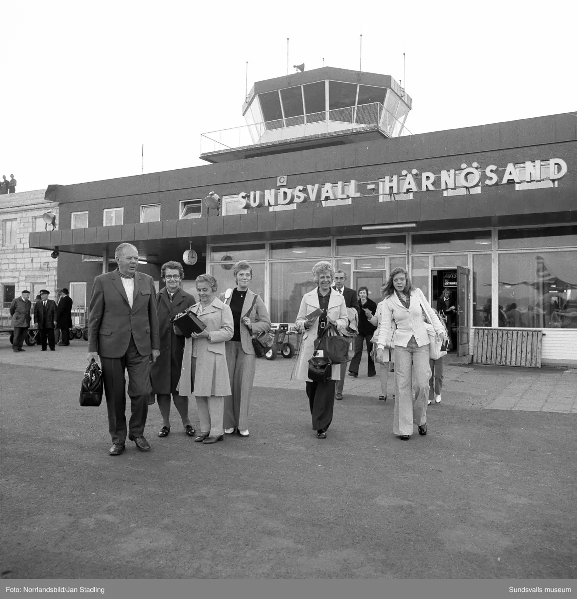 Bildserie från resebyrån Trivselresors första charterflyg från Midlanda till Kanarieöarna.