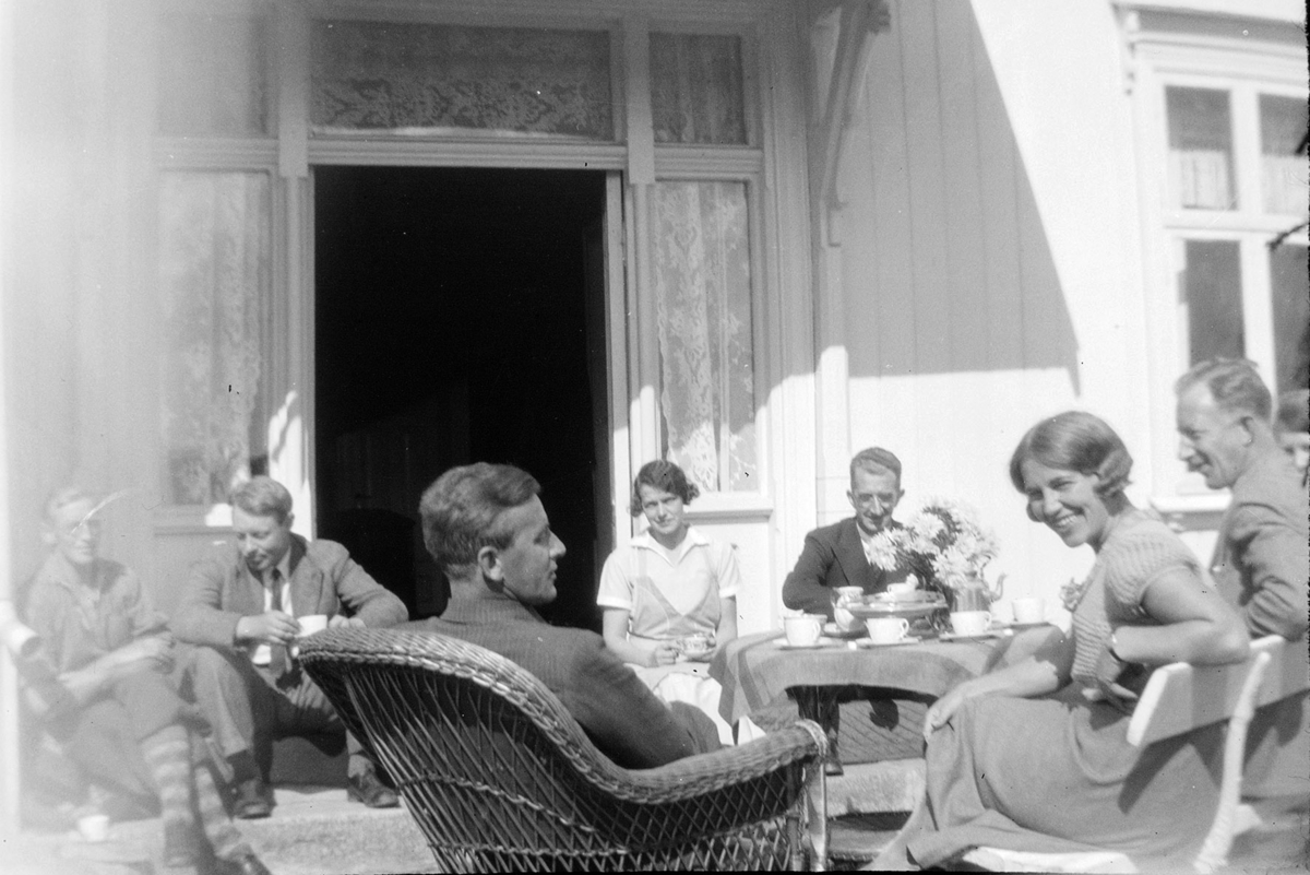 Imerslund, store, Vang H. Kaffeselskap, utendørs.