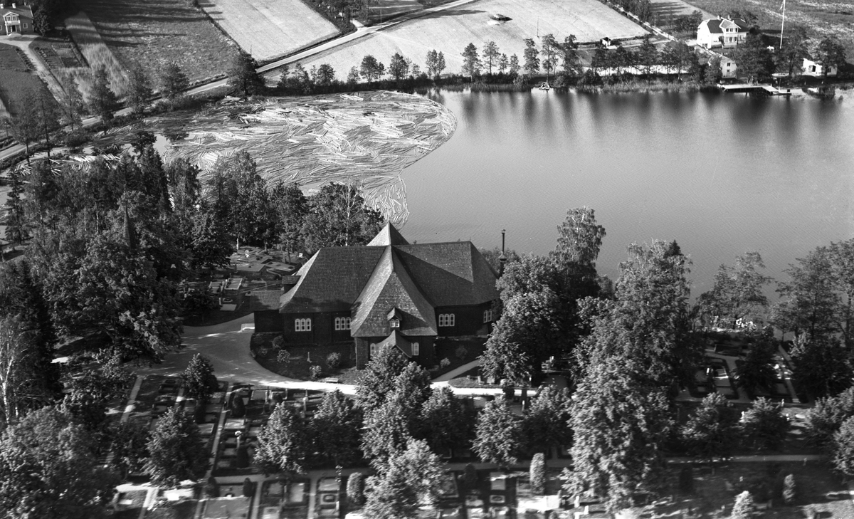 Flygvy över Nyeds kyrka.