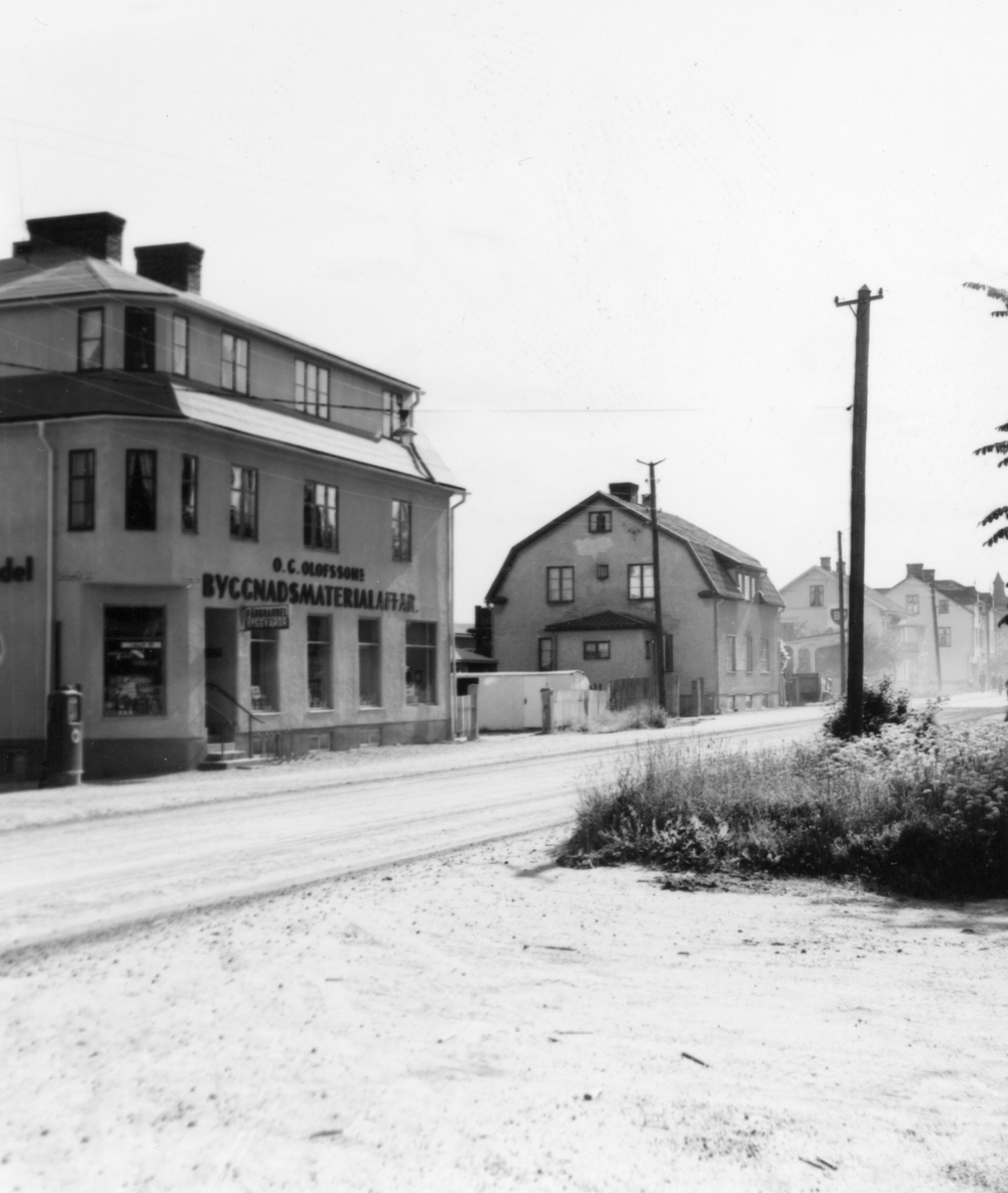 Någonstans i Värmland - från slutet av 1950-talet.
Hörnet Fabriksgatan/Storgatan i Kil.