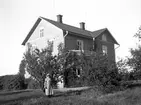 Ett urval bilder hittade i en fastighet på Sundsta, troligen tagna av en ingenjör Edvin Strömberg på 1930-talet.