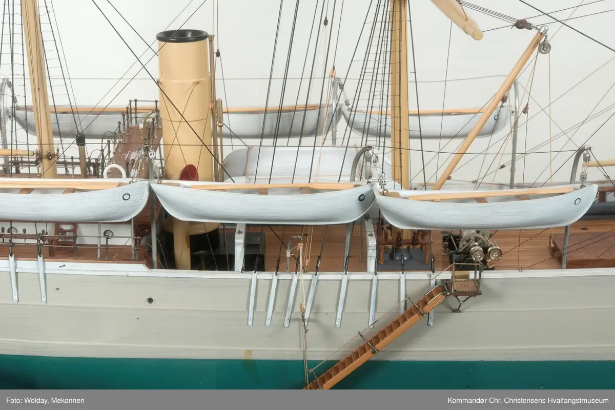 Modell av dampbarken JASON