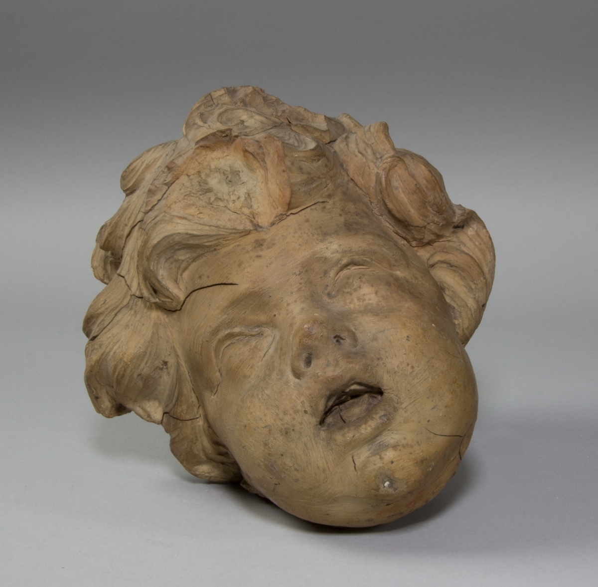 Barnhuvud, lockigt hår.