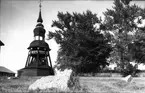 Klockstapeln vid Hälsingtuna kyrka.