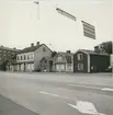 Vy från Södra vägen av de fastigheter i kvarteret Beckasinen som revs 1975.