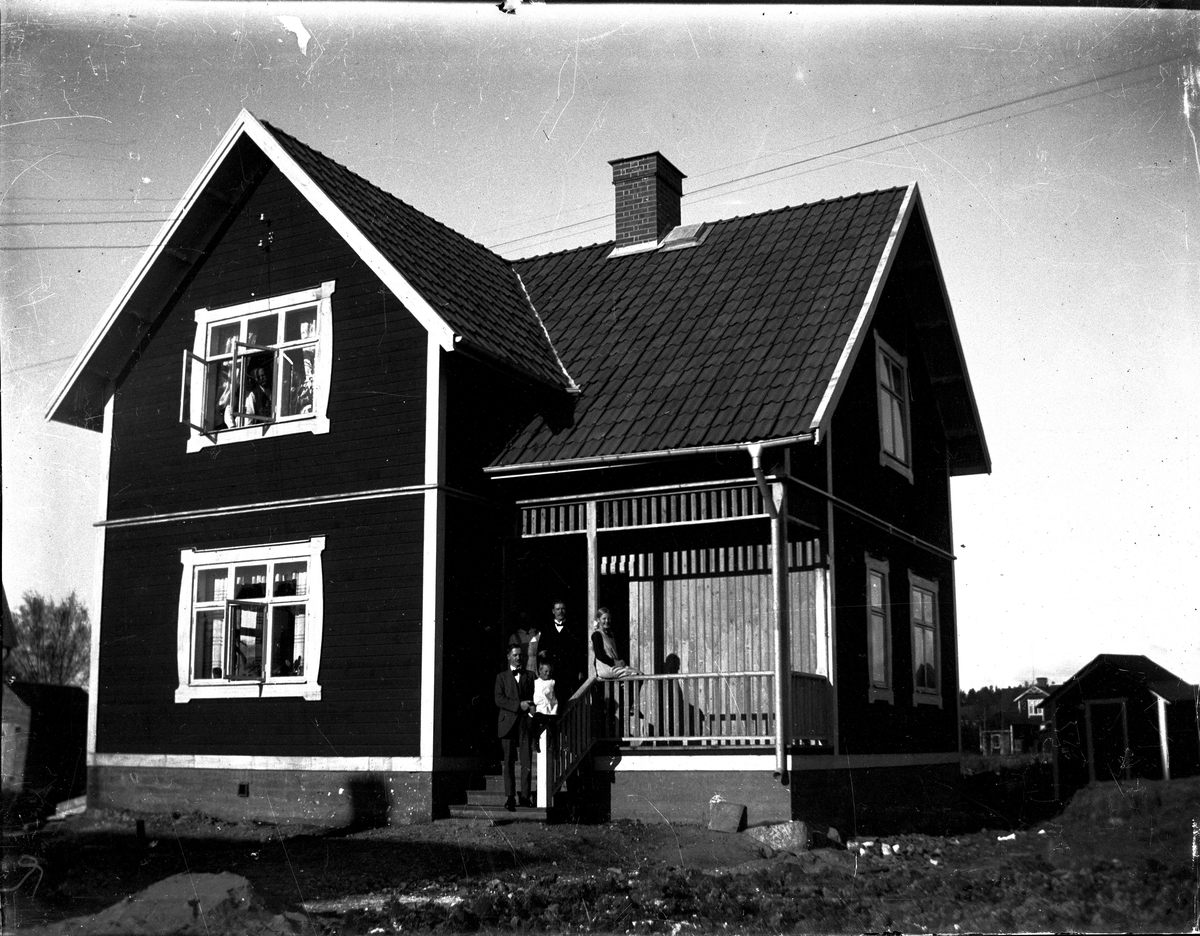 Kondukt. Sjöbergs hus, hörnet Virgatan/Prästgärdsgatan.
Fotograf okänd.